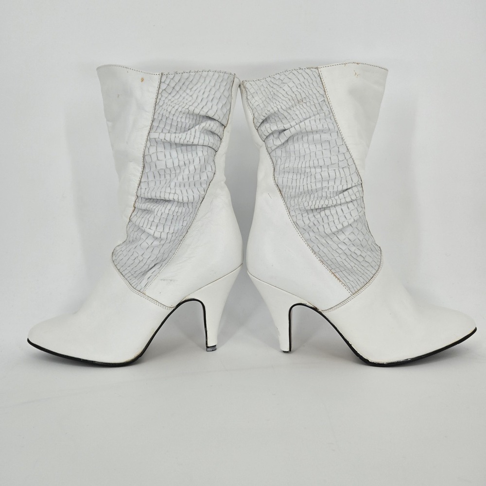 Vintage Chandlers White Leather Ankle Boots 7B Pointed Toe Reptile Embossed VTG